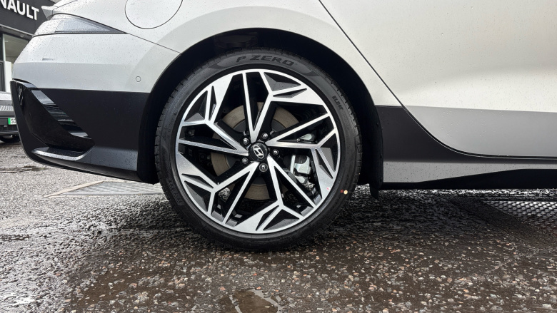 Hyundai IONIQ 6 239kW Ultimate 77kWh 4dr AWD Auto Electric Saloon